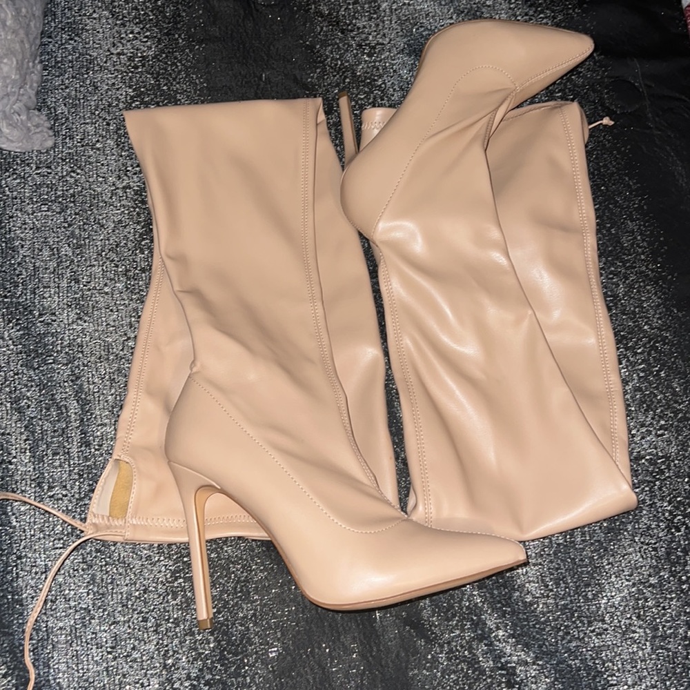 Nude, Thigh High Heels - Picture 2 of 3